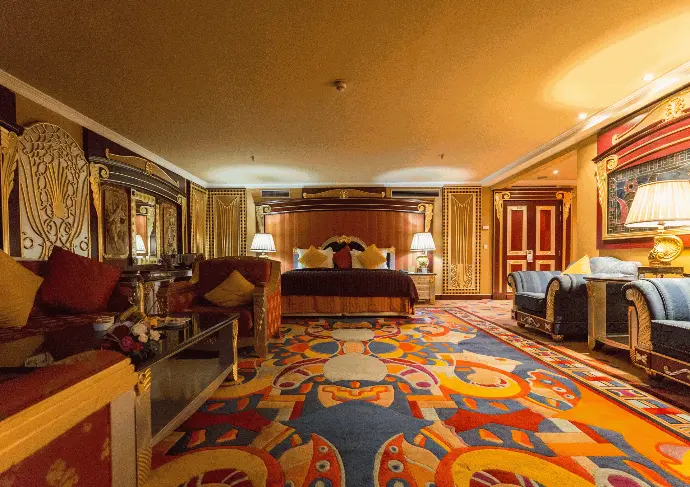 ROYAL VILLA 